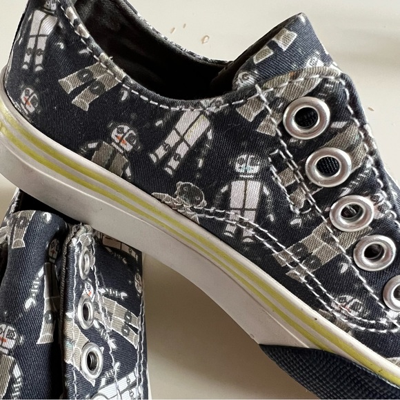 [BOGO ✨] Robot Slip-On Shoes 🤖 - Picture 2 of 6